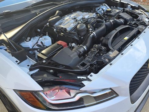 Used 2020 Jaguar F-PACE SVR image 6