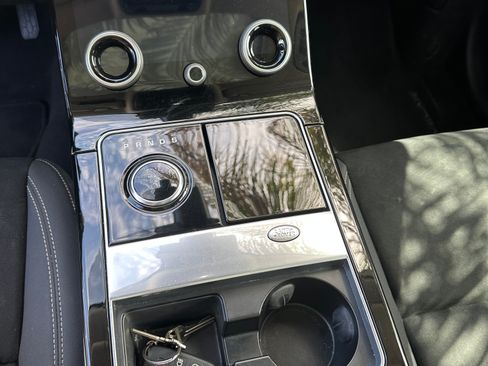 Used 2019 Land Rover Range Rover Velar image 11