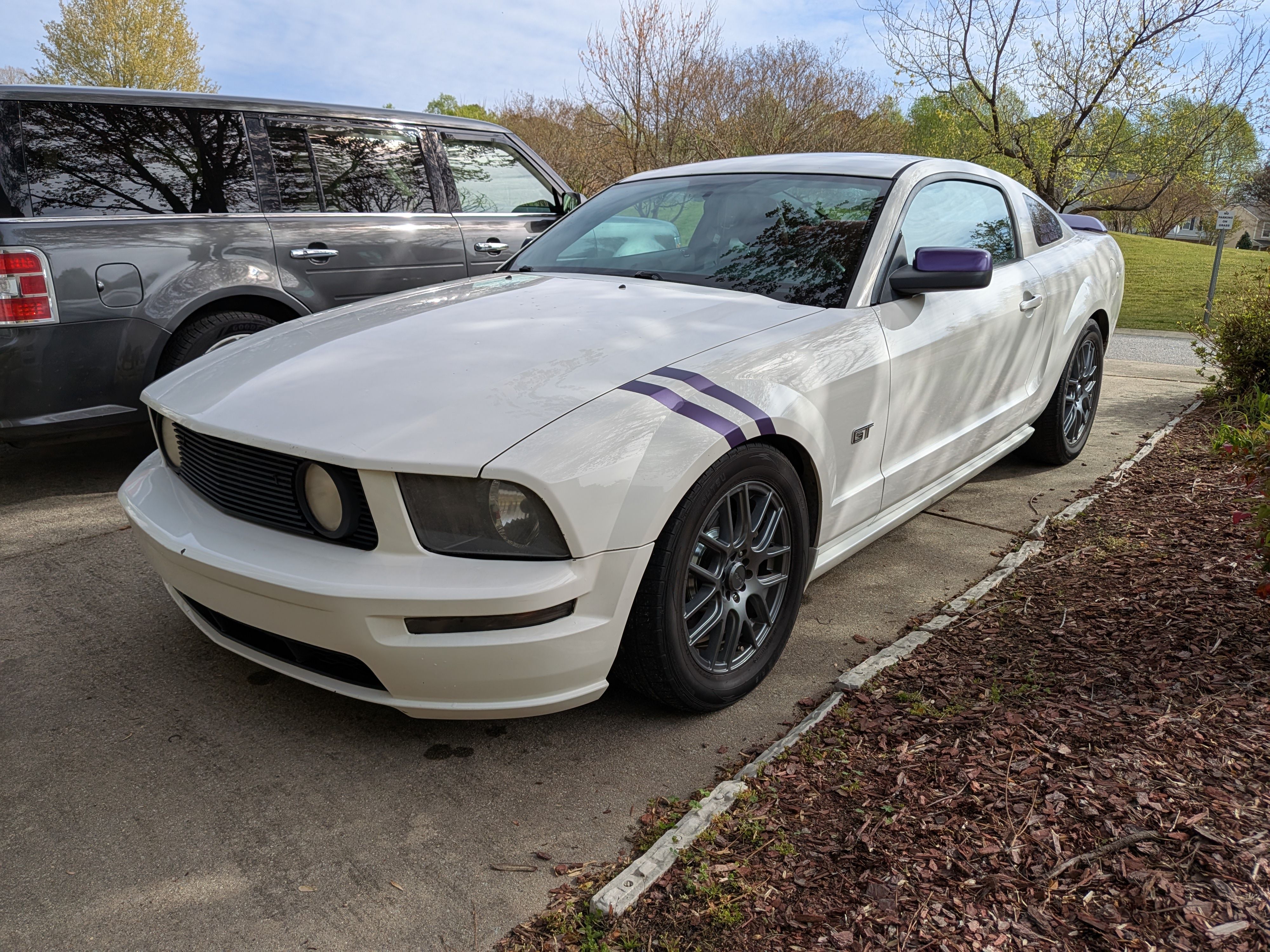 Used 2005 Ford Mustang GT Premium RWD image 2