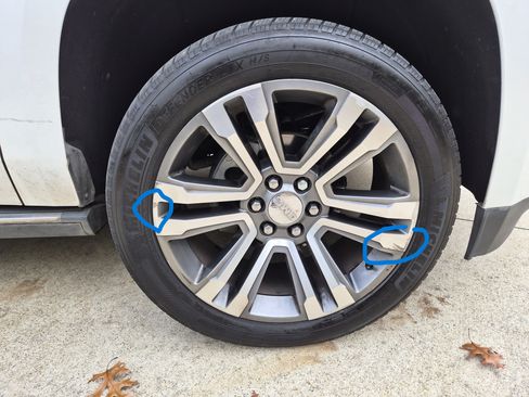 Used 2017 GMC Yukon Denali w/ Open Road Package image 8