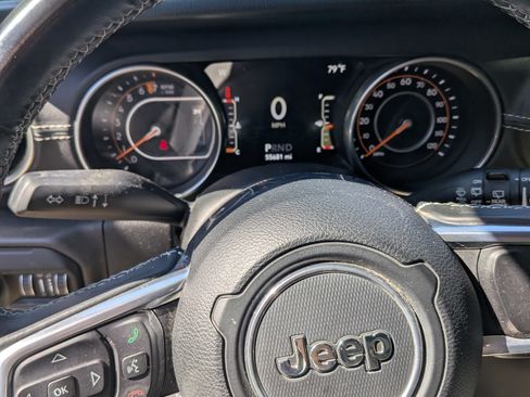 Used 2018 Jeep Wrangler Unlimited Sahara image 15