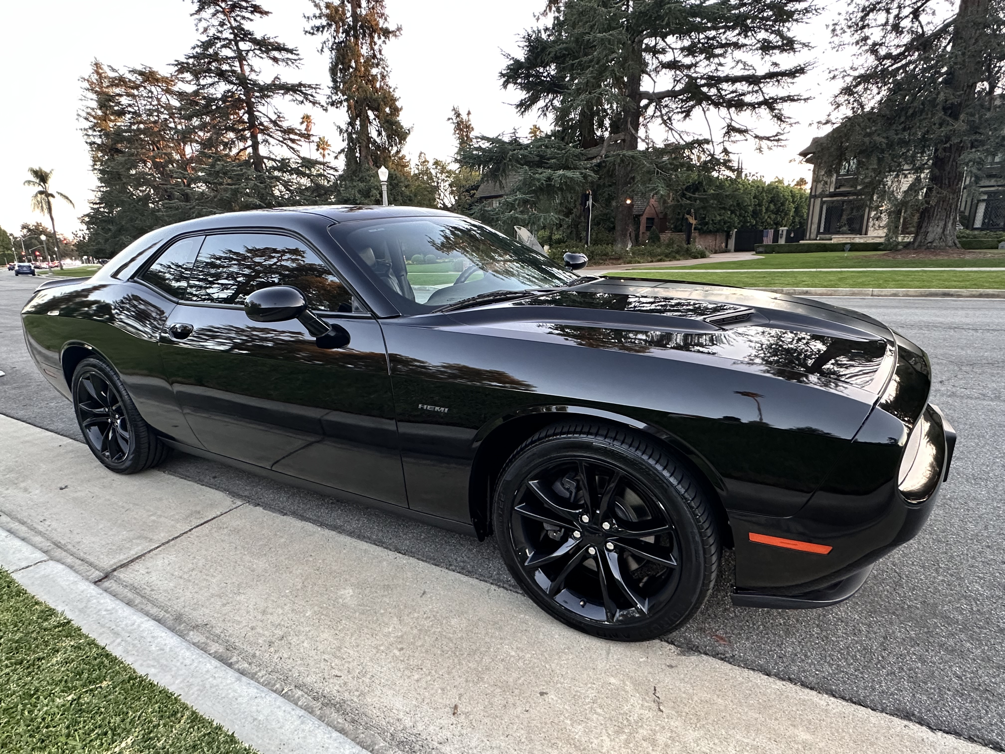 Used 2016 Dodge Challenger R/T Plus RWD image 4