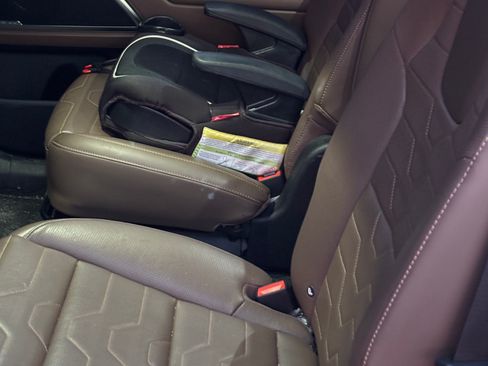 Used 2021 Kia Telluride SX w/ SX Prestige Package image 8