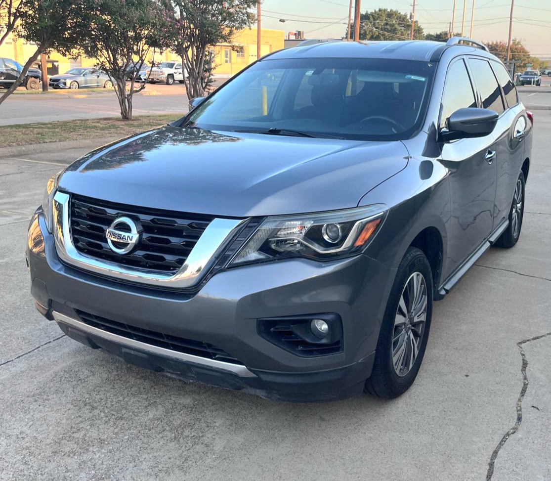 Used 2017 Nissan Pathfinder SV AWD/4WD image 1