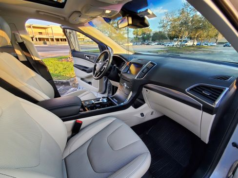 Used 2019 Ford Edge Titanium w/ Equipment Group 301A image 13