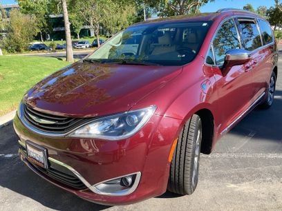 Used 2017 Chrysler Pacifica Platinum