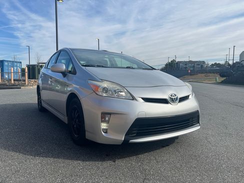 Used 2013 Toyota Prius Four image 4