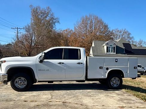 Used 2023 Chevrolet Silverado 2500 W/T w/ WT Convenience Package image 4