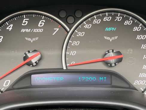 Used 2010 Chevrolet Corvette Convertible w/ Preferred Equipment Group RWD image 26