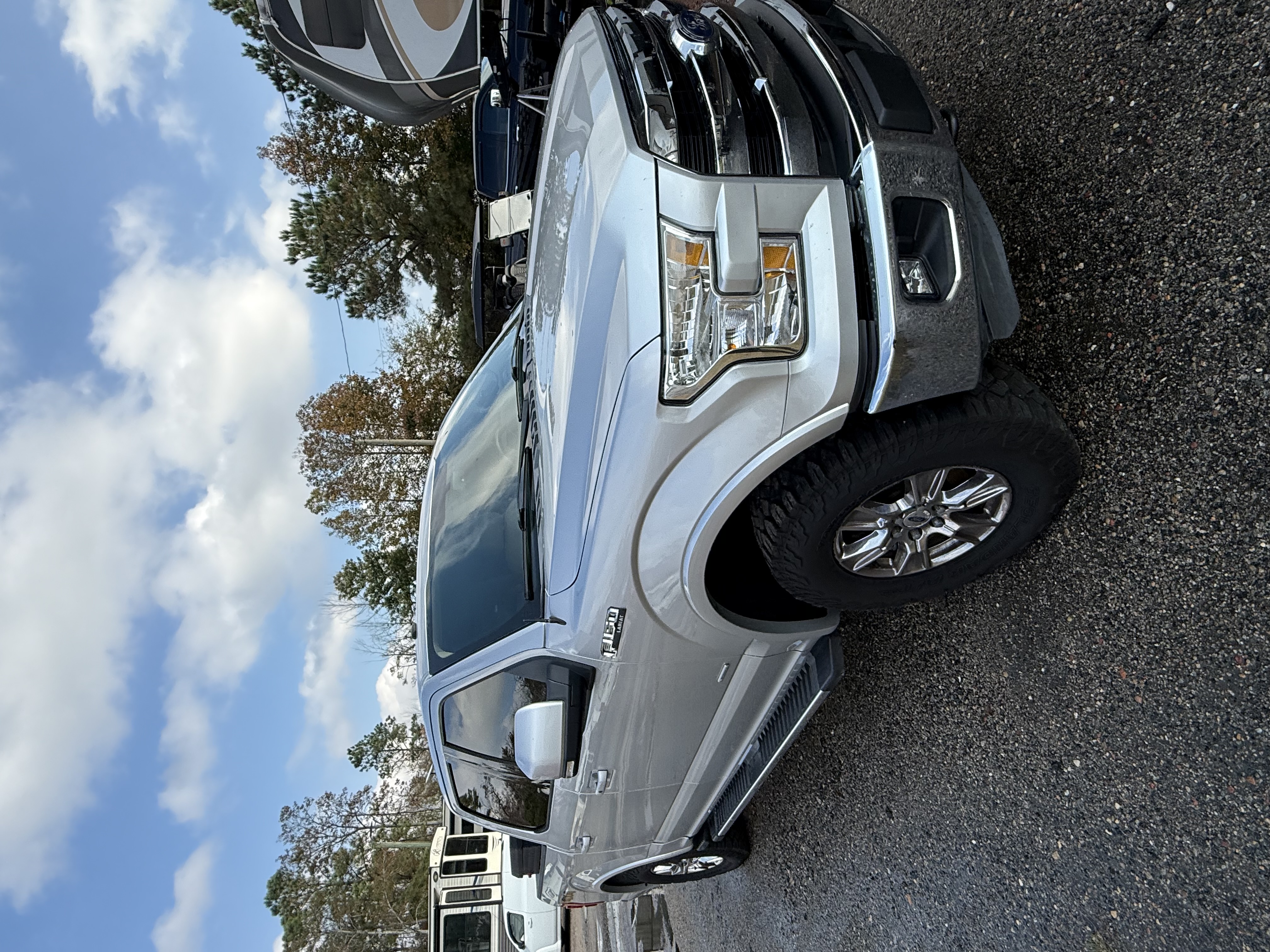 Used 2016 Ford F150 Lariat w/ Equipment Group 501A Mid AWD/4WD image 4