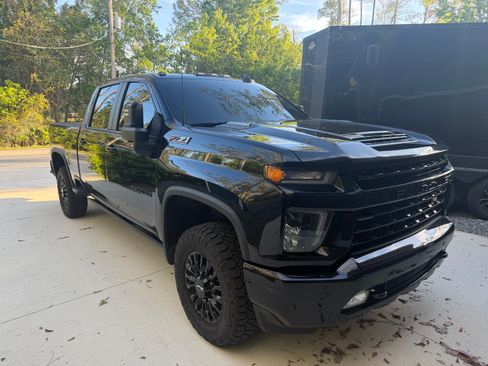 Used 2022 Chevrolet Silverado 2500 LTZ w/ LTZ Plus Package image 11