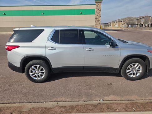 Used 2019 Chevrolet Traverse LS image 4