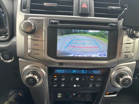 Used 2018 Toyota 4Runner Limited AWD/4WD image 9