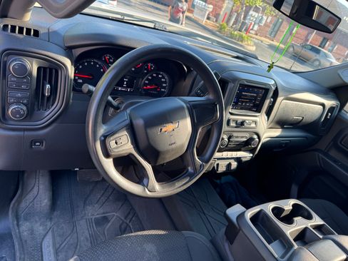Used 2021 Chevrolet Silverado 1500 Custom w/ LPO, Dark Essentials Package AWD/4WD image 17