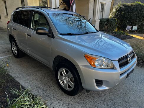 Used 2009 Toyota RAV4 4WD image 2