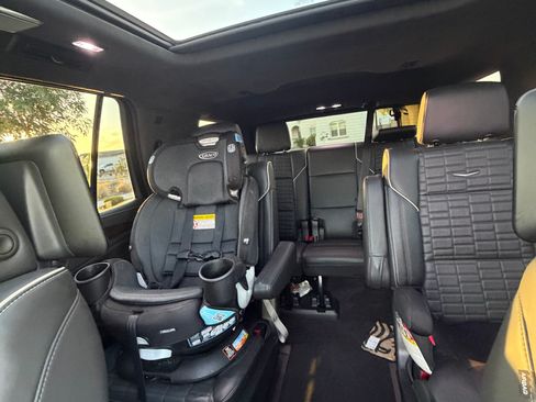 Used 2022 Cadillac Escalade Sport Platinum w/ LPO, ONYX Package AWD/4WD image 11