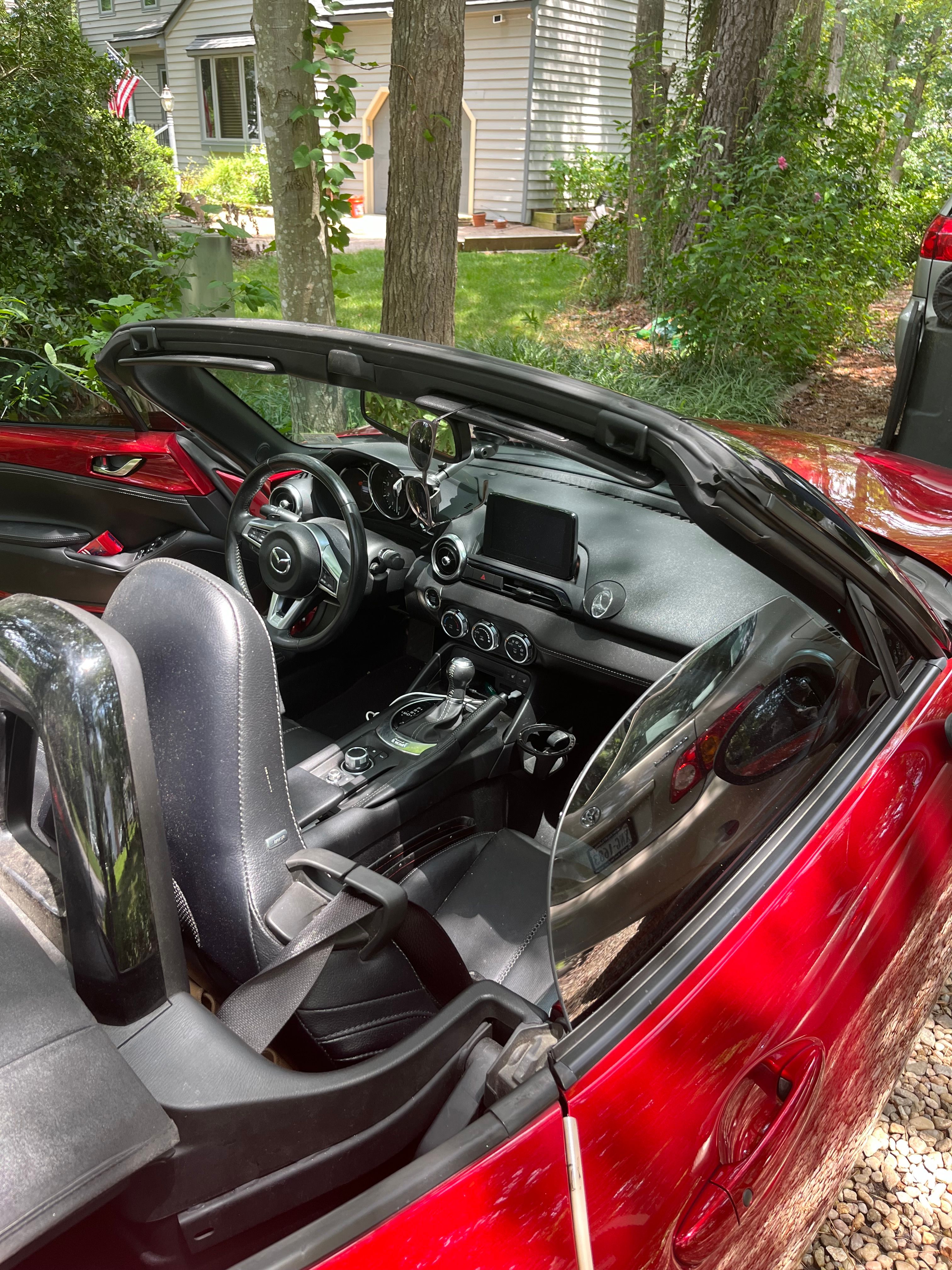 Used 2021 MAZDA MX-5 Miata Grand Touring RWD image 1