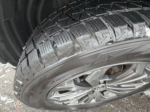 Used 2022 Toyota RAV4 XLE Premium image 24