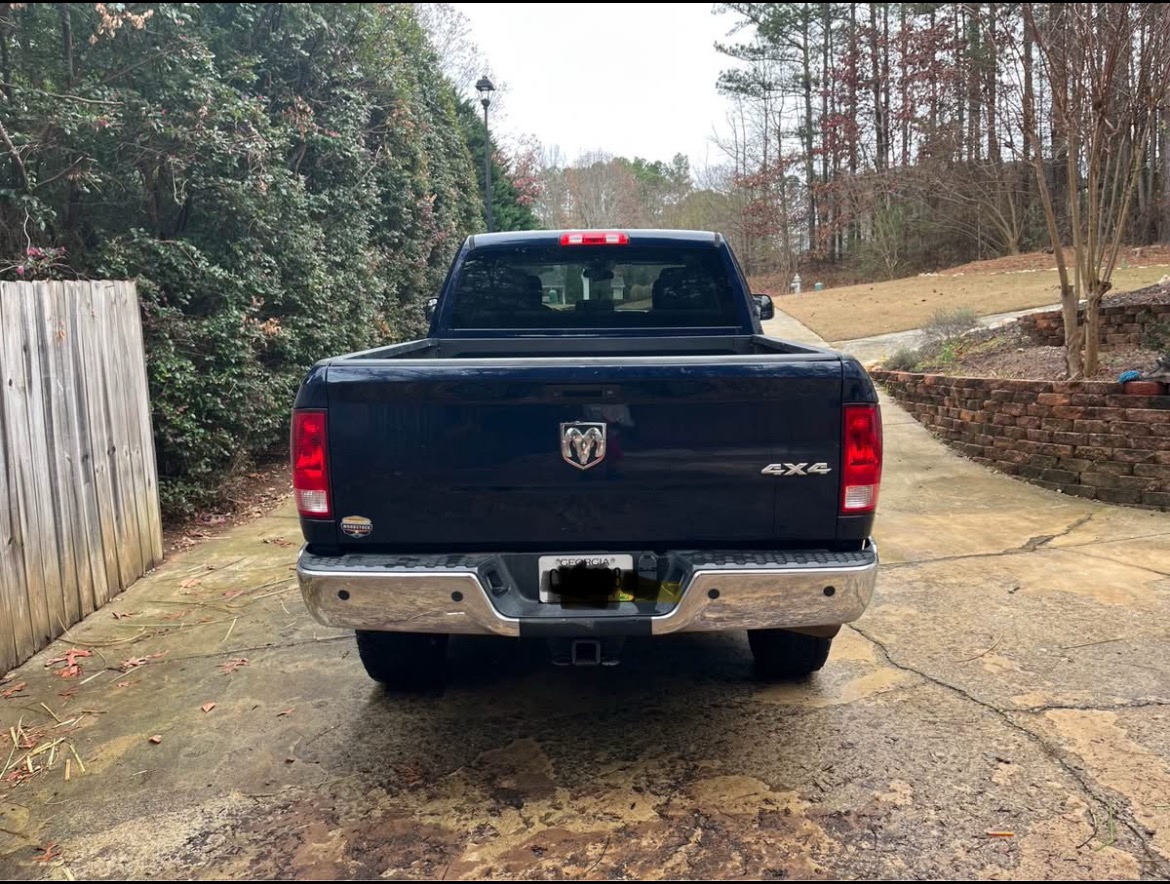 Used 2018 RAM 2500 Tradesman w/ Chrome Appearance Group AWD/4WD image 2