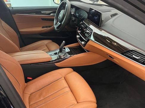 Used 2019 BMW M550i xDrive w/ Premium Package 2 image 5