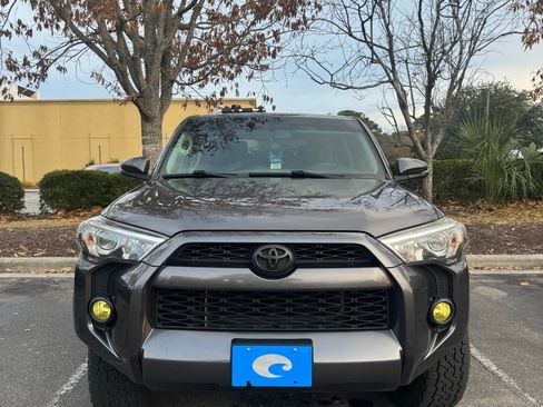 Used 2016 Toyota 4Runner SR5 Premium image 2