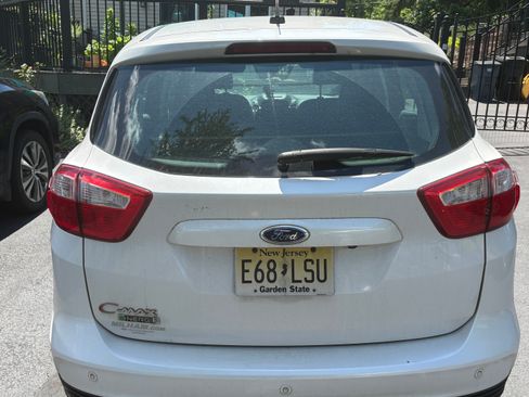 Used 2016 Ford C-MAX Energi SEL w/ Equipment Group 302A FWD image 4