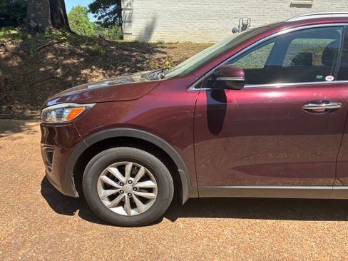 Used 2017 Kia Sorento FWD image 10