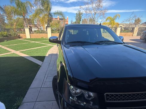Used 2013 Chevrolet Suburban LTZ image 8