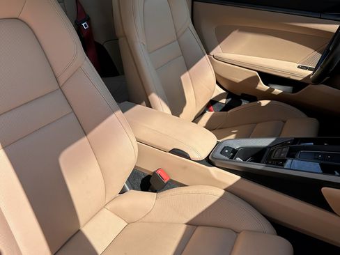 Used 2022 Porsche 911 Carrera image 10