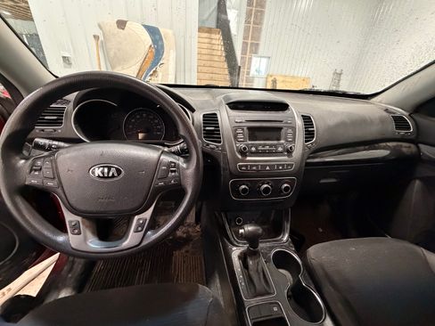 Used 2015 Kia Sorento LX AWD/4WD image 9