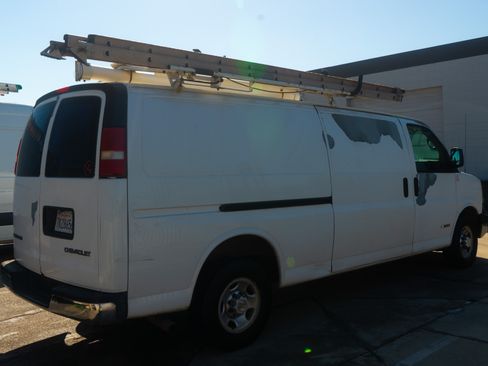 Used 2004 Chevrolet Express 2500 Extended image 6
