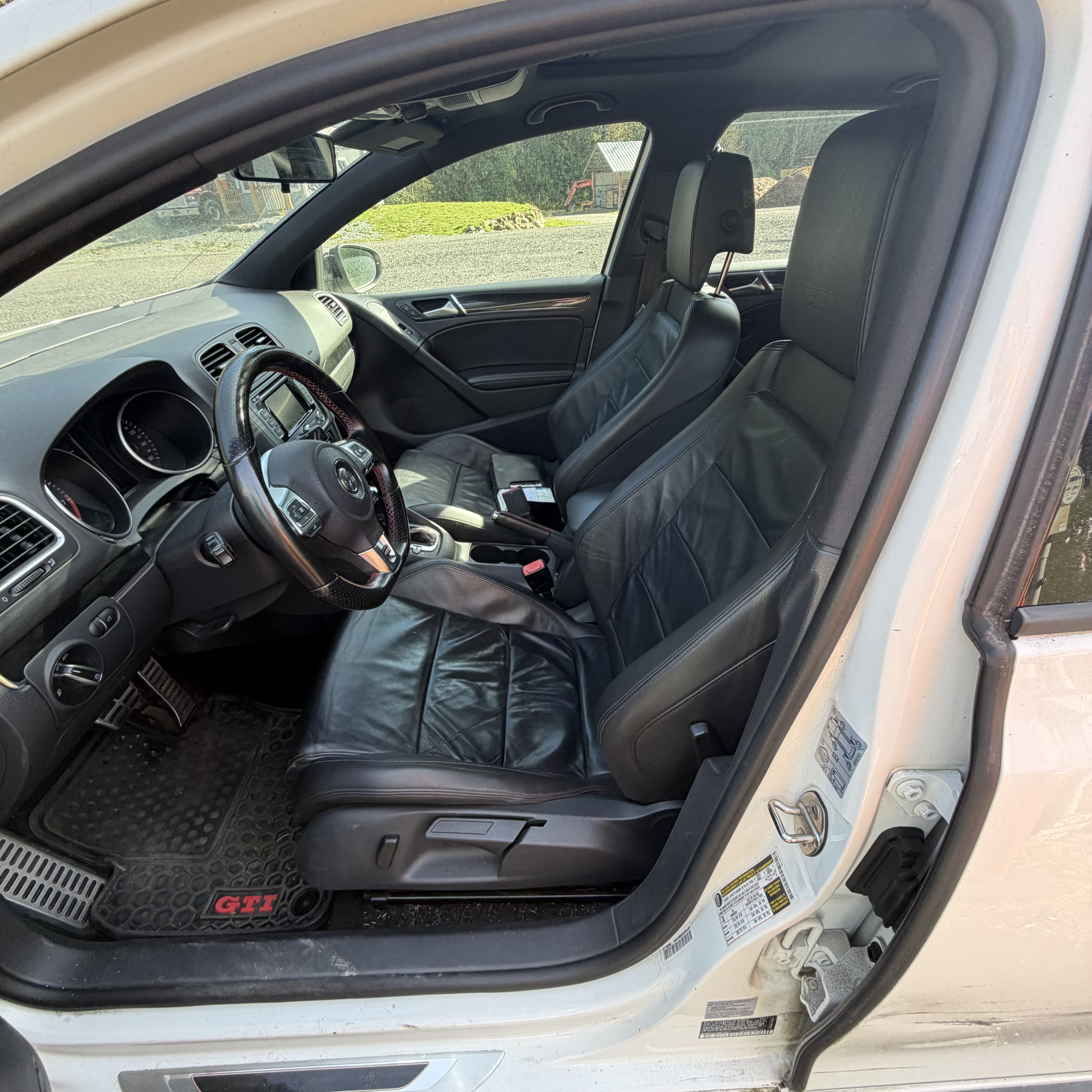 Used 2013 Volkswagen GTI Driver's Edition FWD image 4