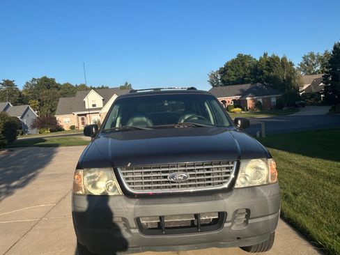 Used 2002 Ford Explorer XLT image 9