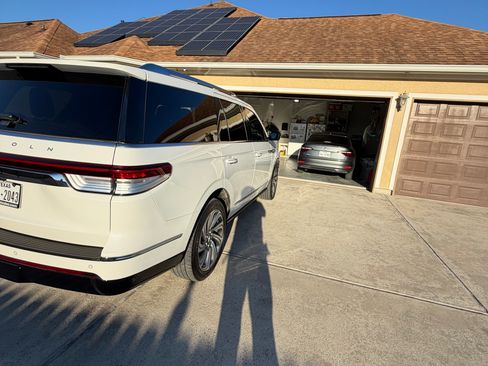 Used 2023 Lincoln Navigator Reserve image 5