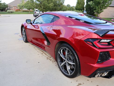 Used 2021 Chevrolet Corvette Stingray Preferred Cpe w/ Z51 Performance Package RWD image 11