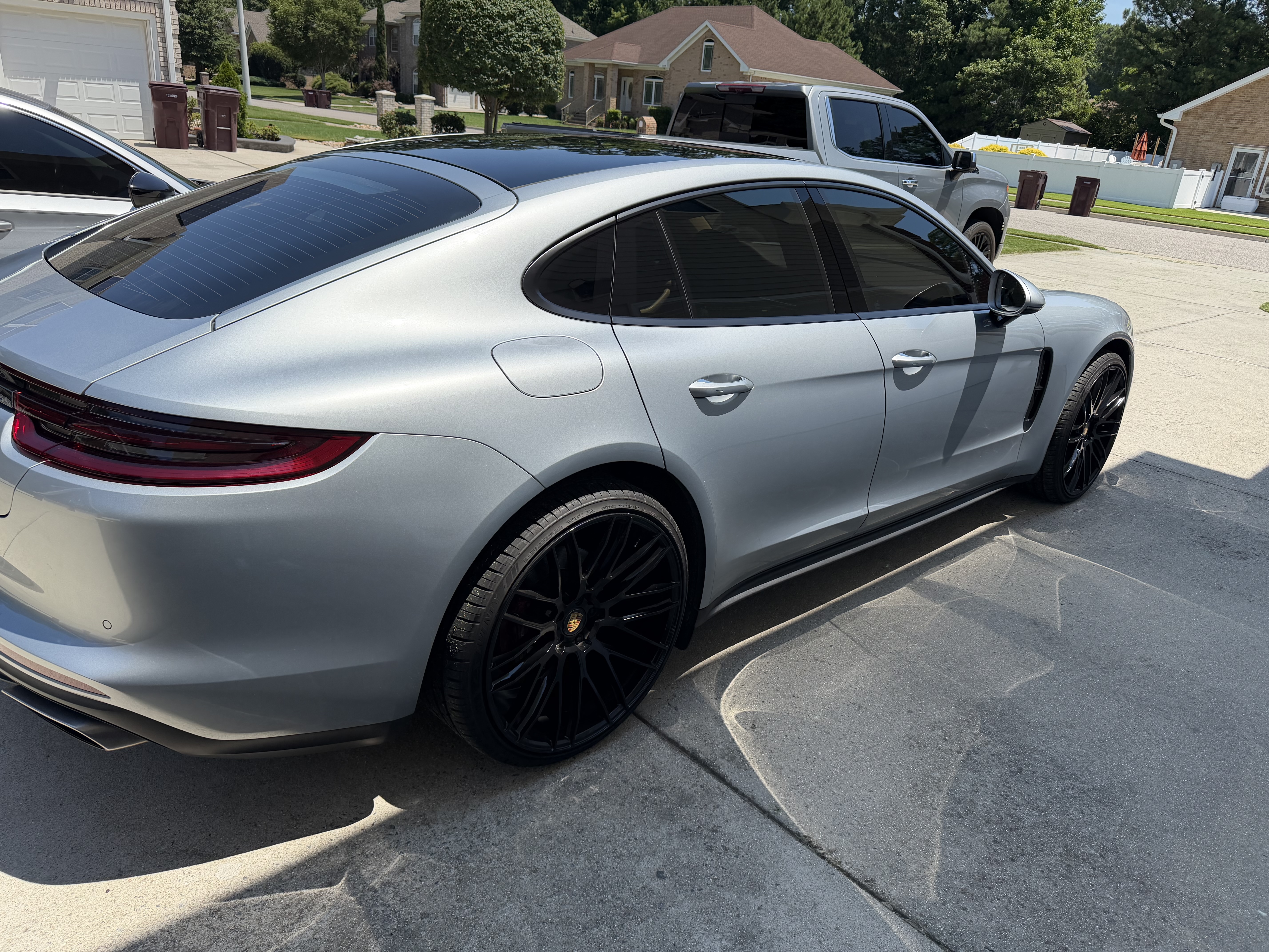 Used 2018 Porsche Panamera 4 AWD/4WD image 5