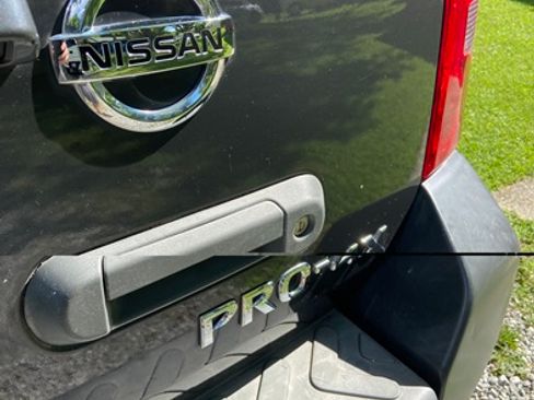 Used 2015 Nissan Xterra PRO-4X AWD/4WD image 4