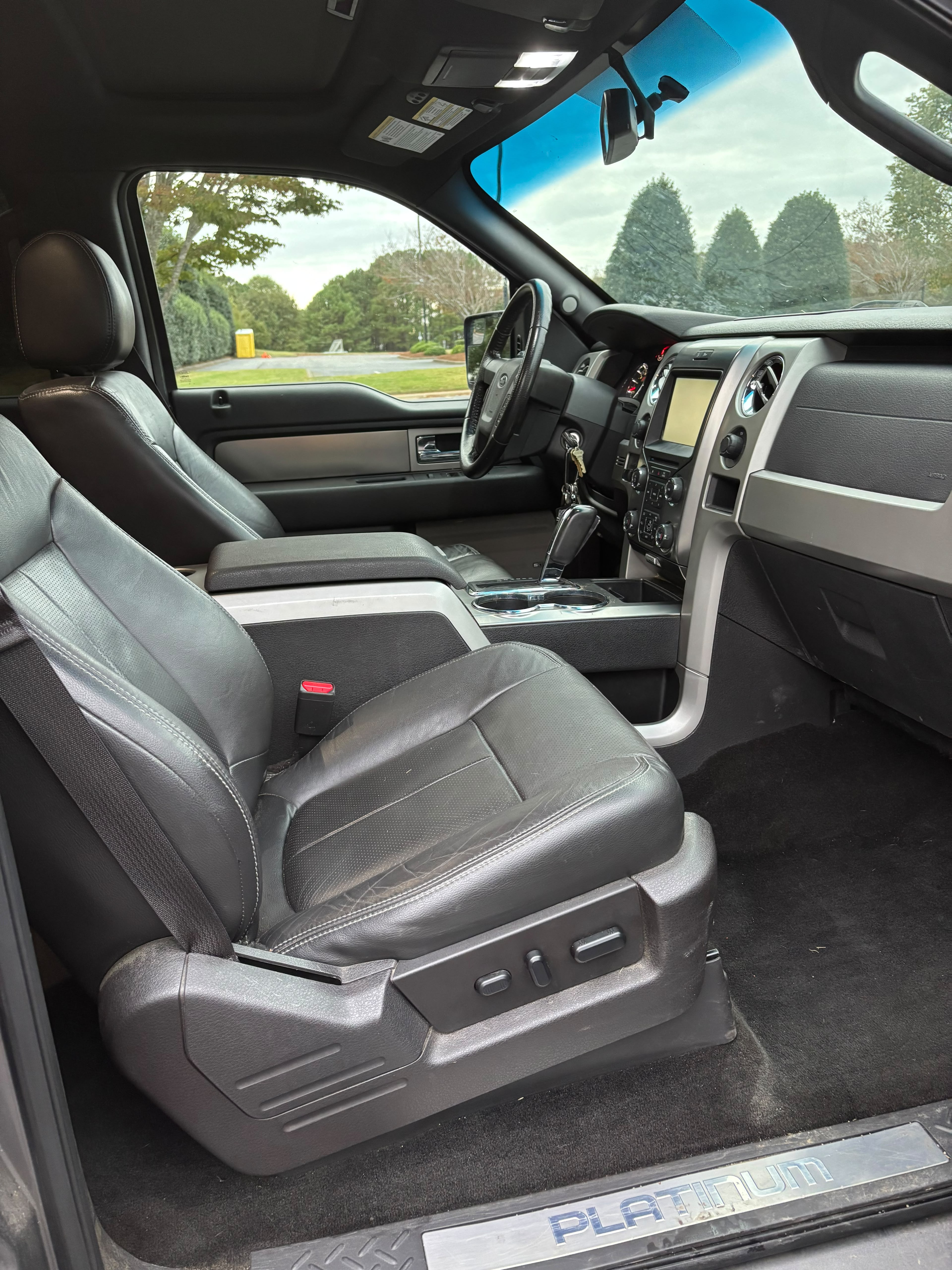 Used 2014 Ford F150 FX4 w/ Equipment Group 402A Luxury AWD/4WD image 6