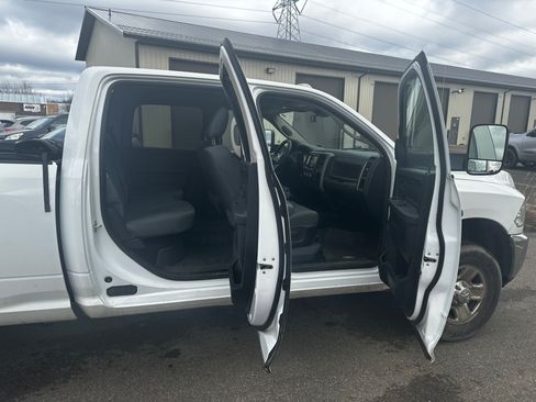 Used 2018 RAM 2500 Tradesman w/ Chrome Appearance Group image 15