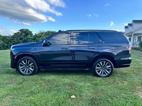 Used 2022 Cadillac Escalade Sport w/ LPO, Floor Liner Package image 4