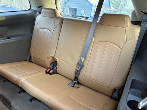 Used 2015 Buick Enclave Leather image 10