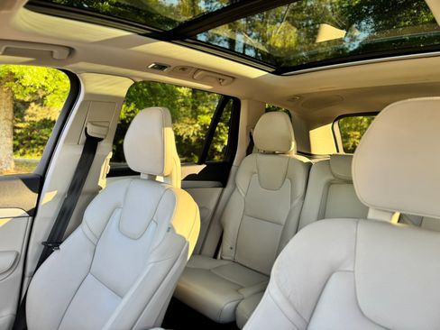Used 2016 Volvo XC90 T5 Momentum FWD image 22