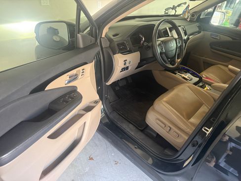 Used 2018 Honda Pilot Elite image 17