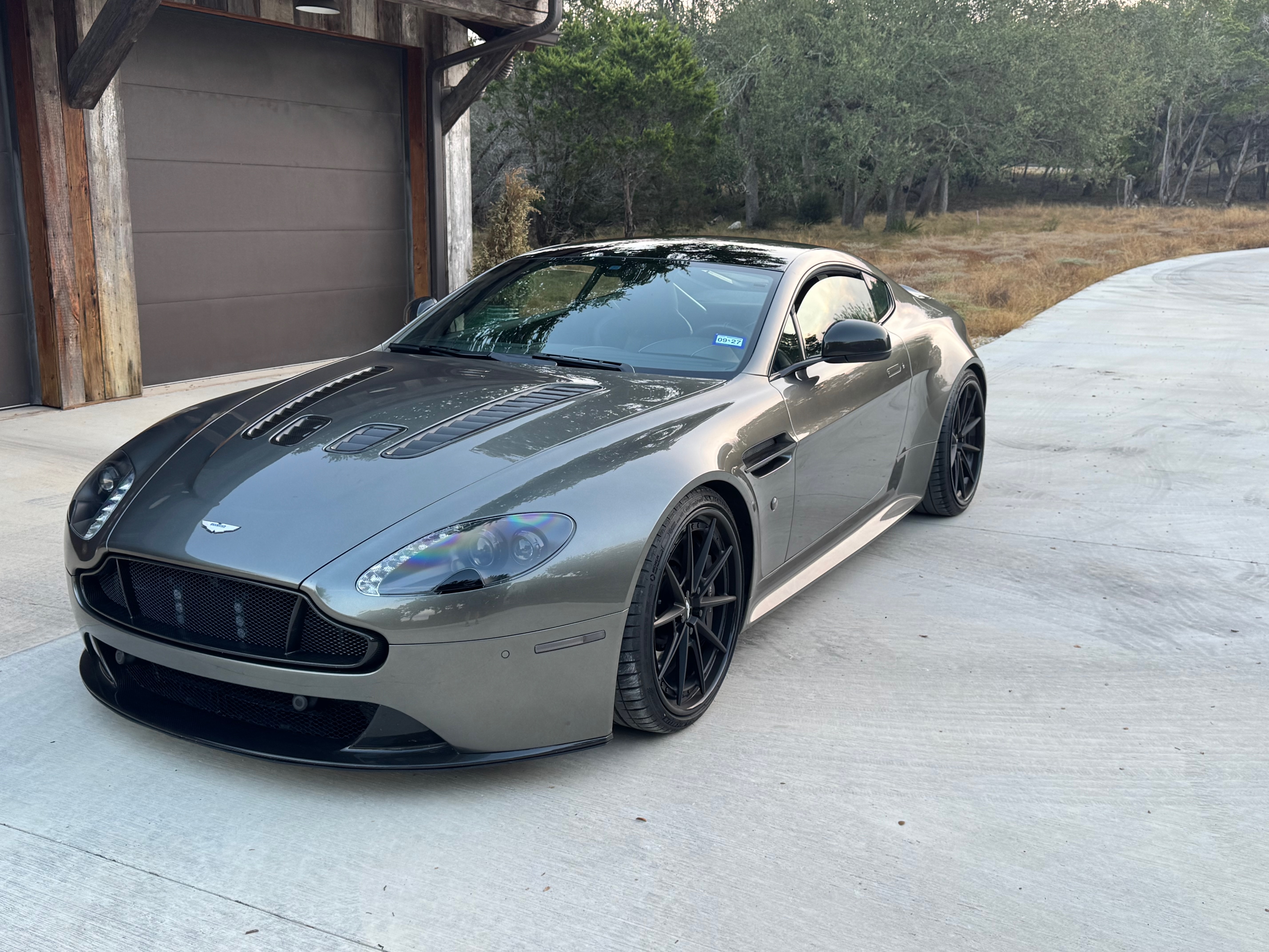 Used 2016 Aston Martin V12 Vantage S RWD image 6