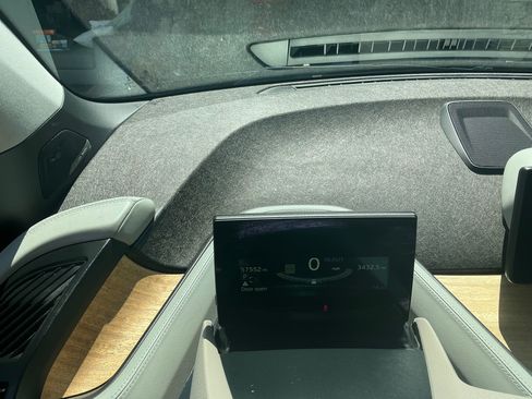 Used 2016 BMW i3 w/ Range Extender image 11