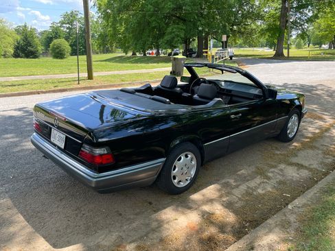 Used 1994 Mercedes-Benz E 320 Convertible image 6