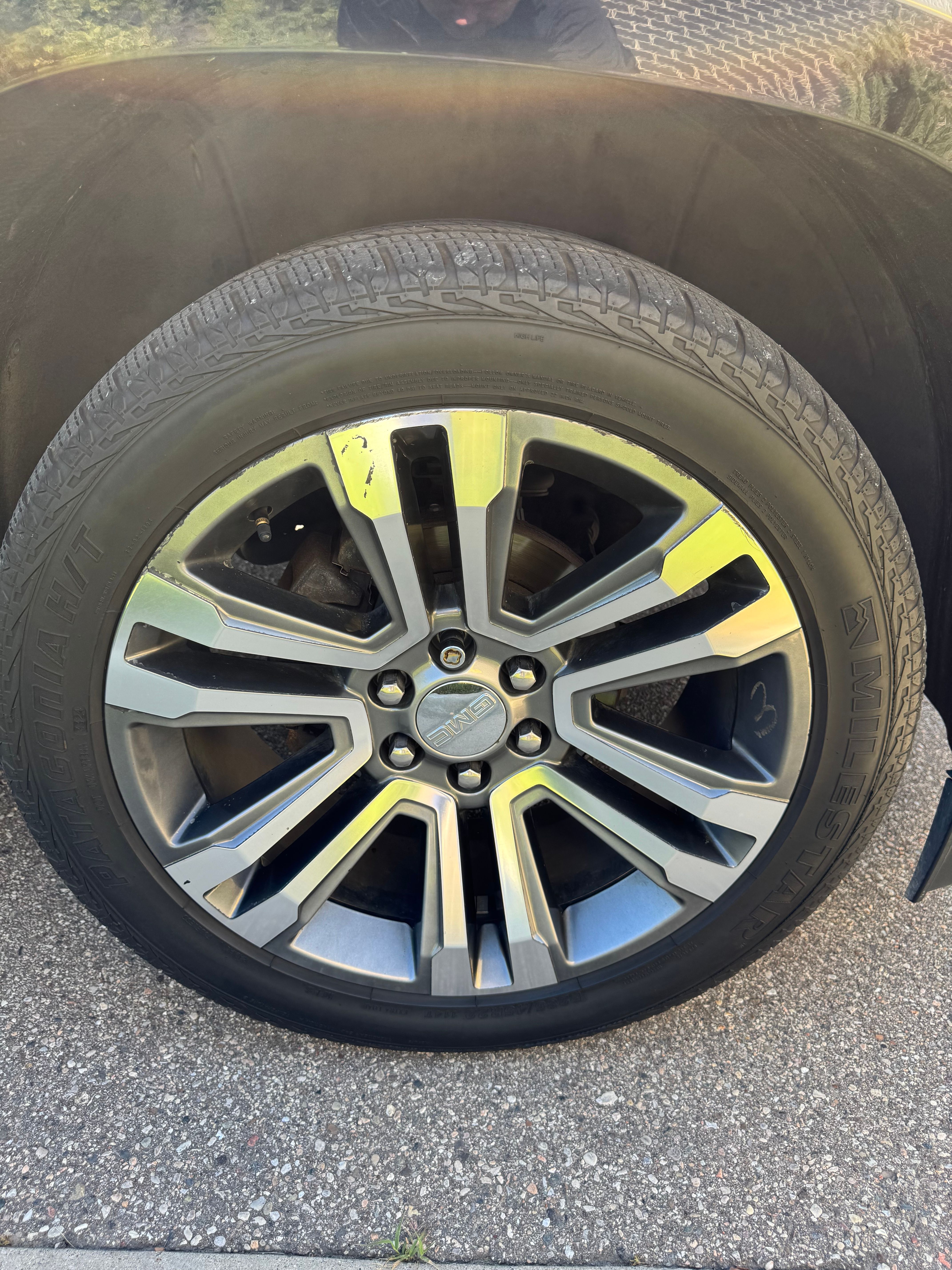 Used 2018 GMC Yukon Denali w/ Denali Ultimate Package AWD/4WD image 11
