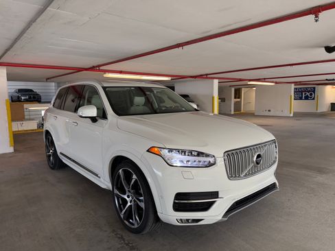Used 2016 Volvo XC90 T6 Inscription w/ Vision Package image 1