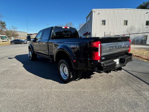 Used 2024 Ford F450 Platinum w/ FX4 Off-Road Package image 15