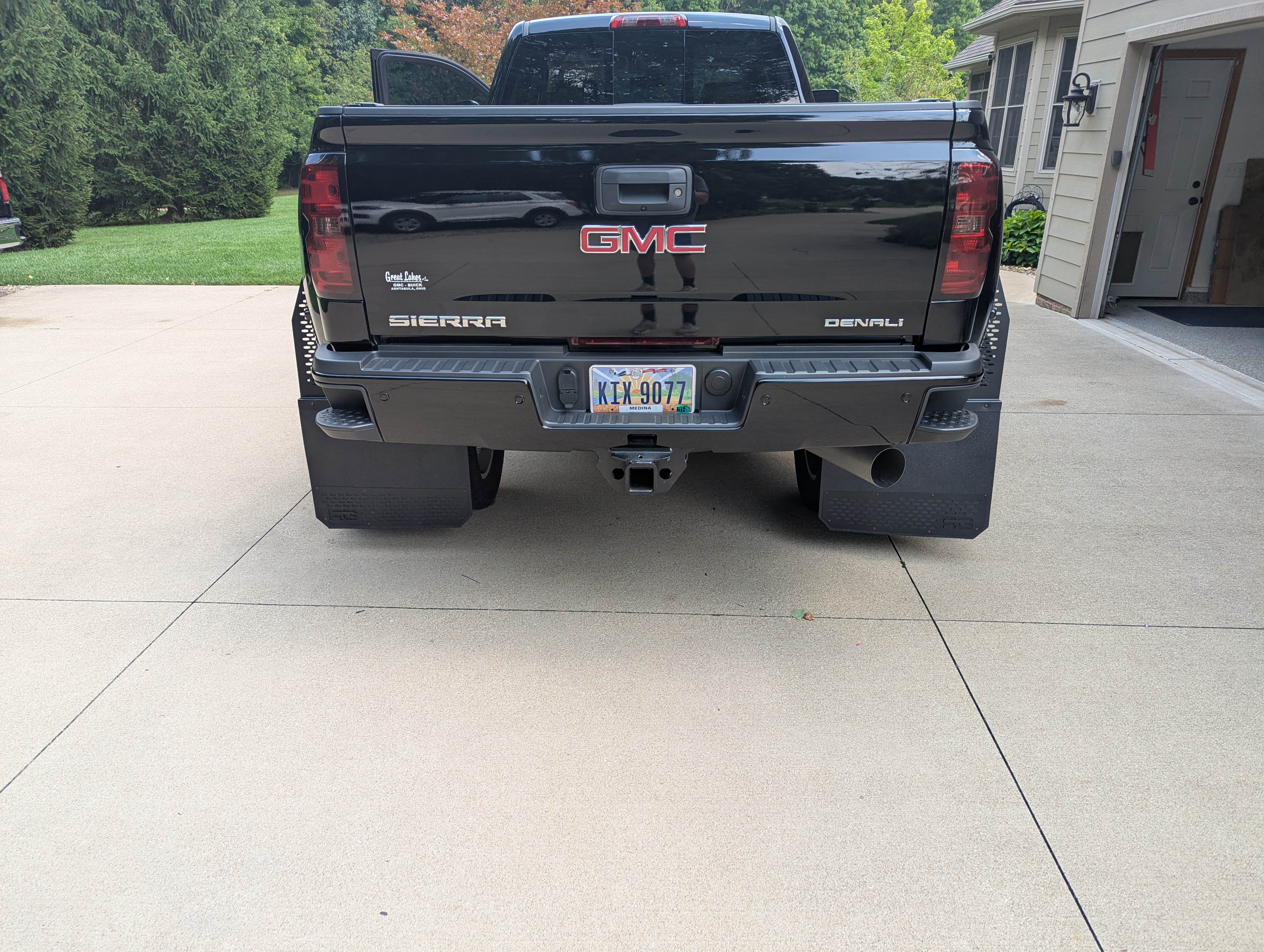 Used 2019 GMC Sierra 3500 Denali w/ Duramax Plus Package AWD/4WD image 13